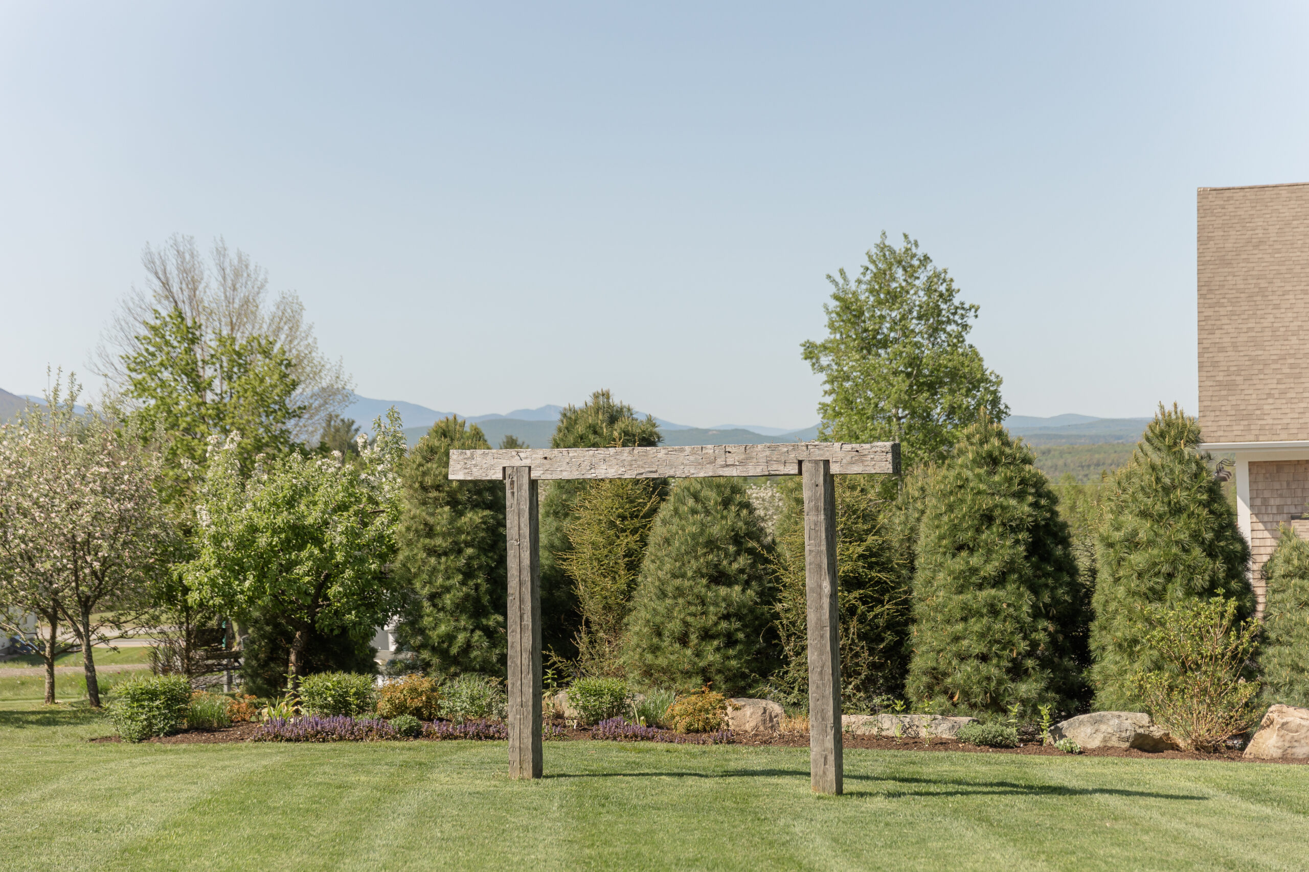 The Wedding Ceremony site at the Bellevue Barn at Carlisle Place offers beautiful Mountain Views. 